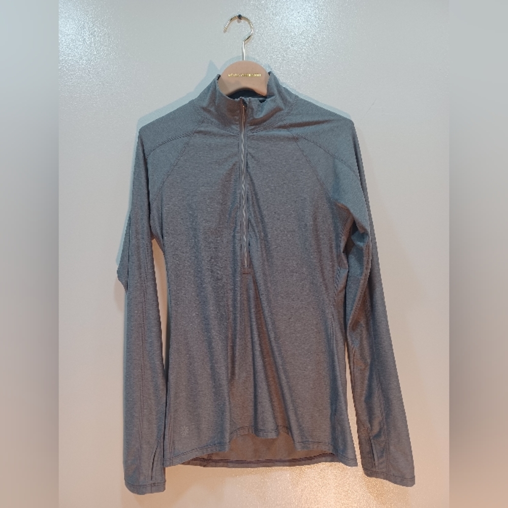 Athleta Women's Half Zip Pull Over Active top size S gray color